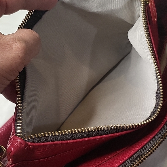 Valentina Red and Black Crossbody Bag with Leather Material and Compact … - Picture 12 of 17